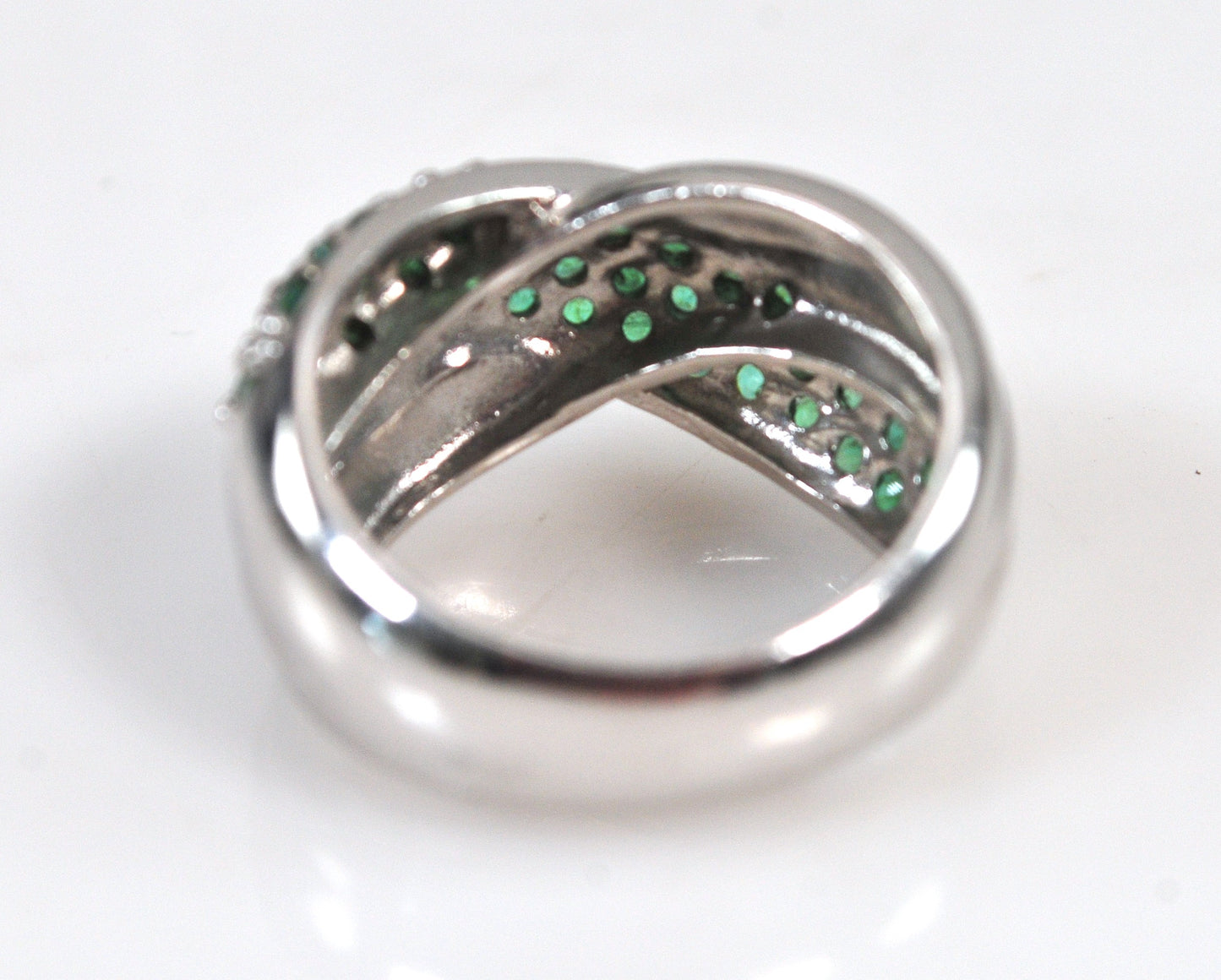 CNA 925 Sterling Silver Emerald Crossover Ring