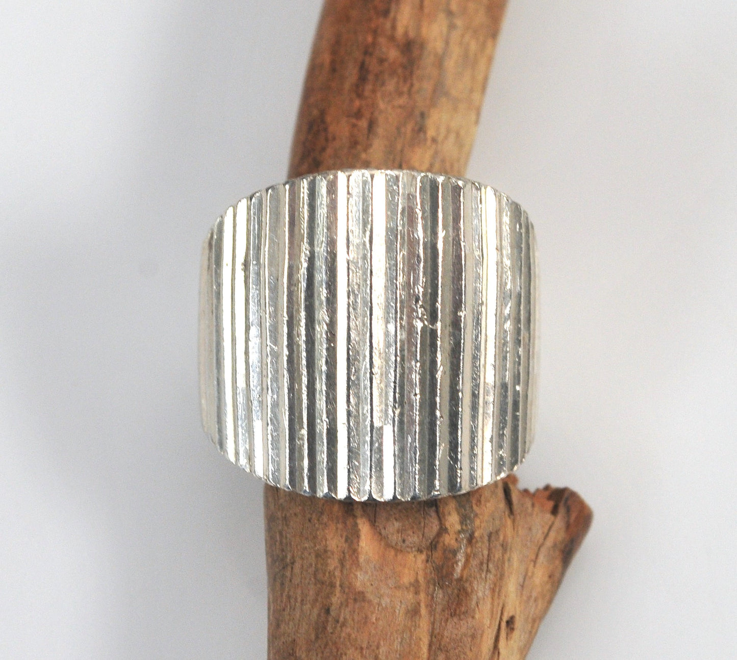 925 Sterling Silver Sparkly Wide Ribbed Sterling Silver Band Ring