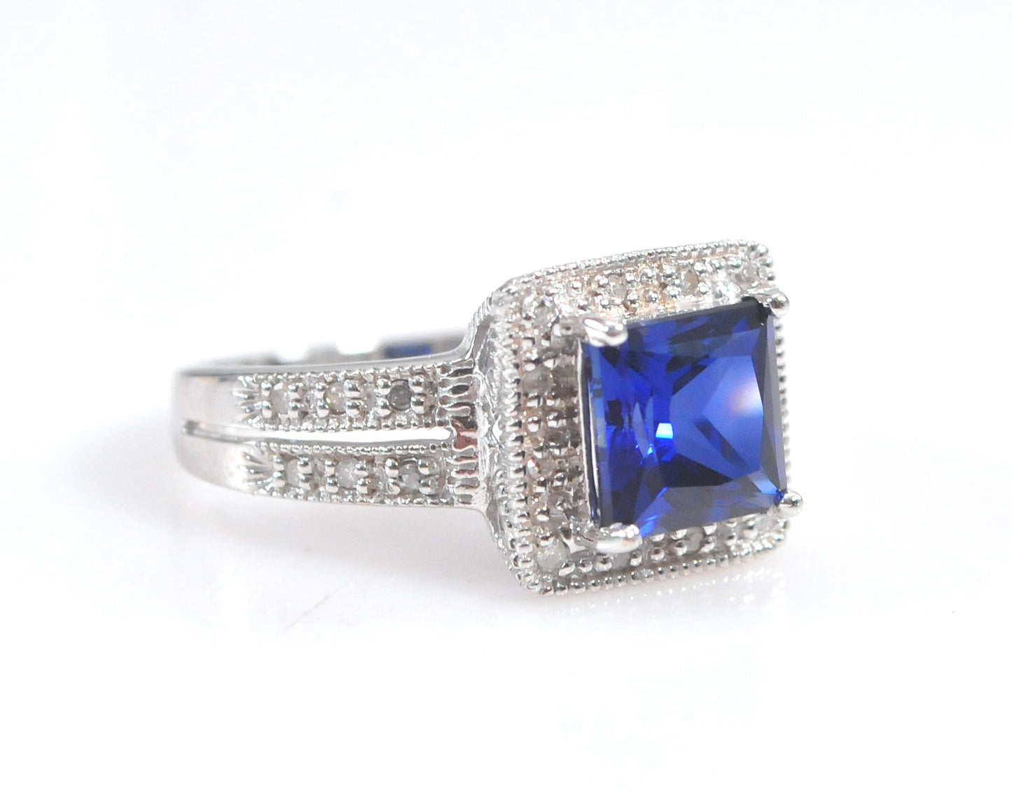 Clyde Duneier 10K White Gold Diamond Cocktail Ring