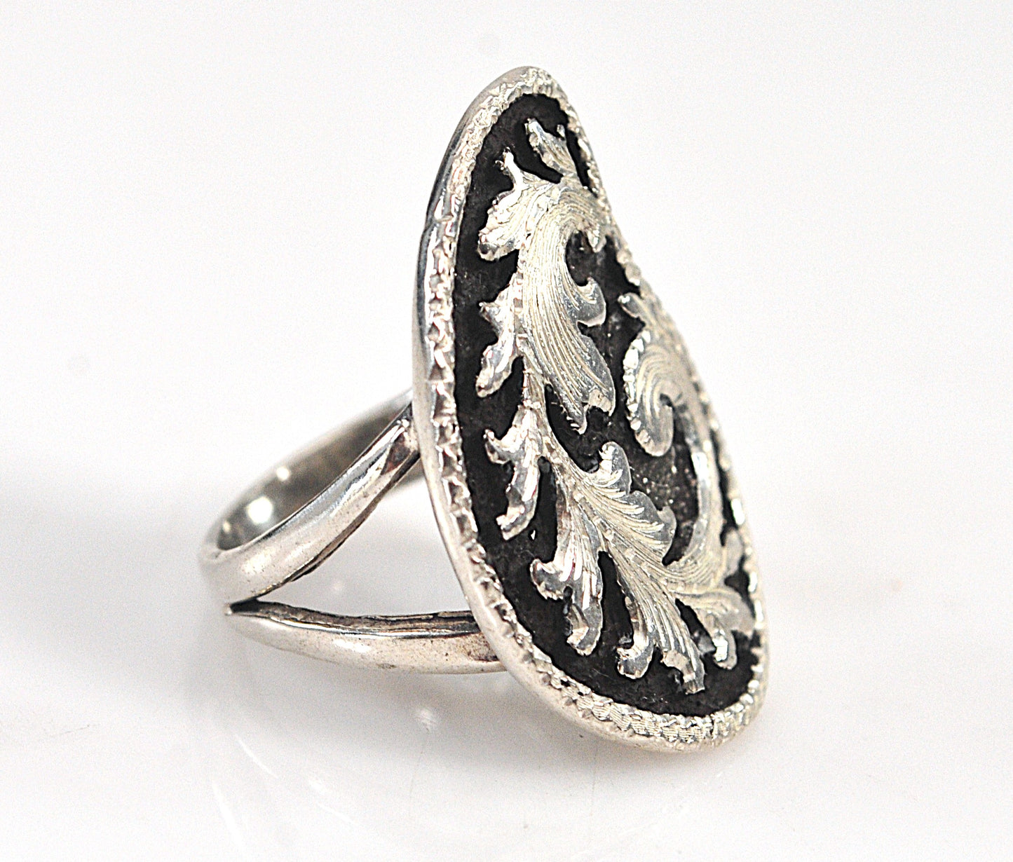 Signed Sterling Floral Floral Paisley Ring
