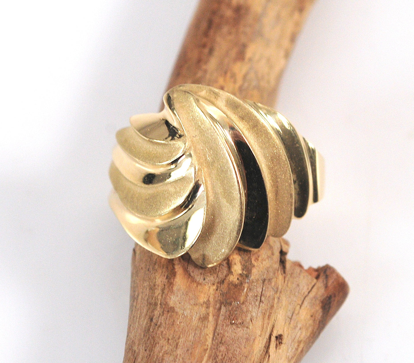 14K Gold Swirl Dome Ring