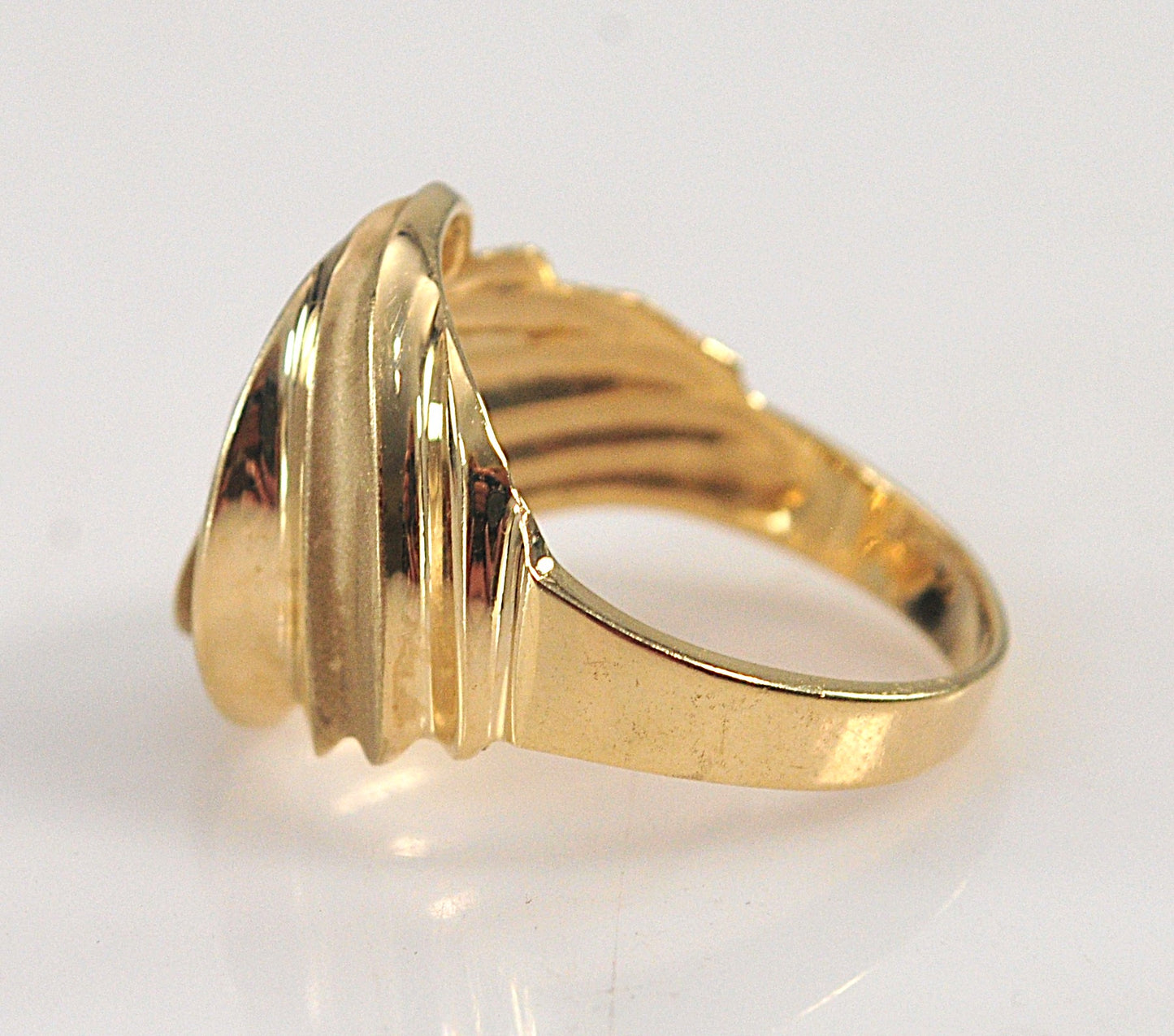 14K Gold Swirl Dome Ring