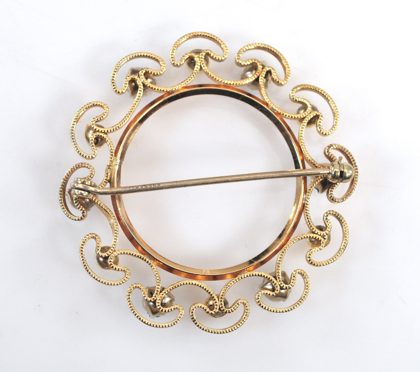 Vintage Krementz Gold Filled Circle Brooch