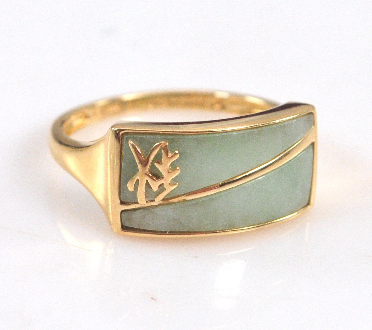 14K Gold Chinese Jadeite Ring