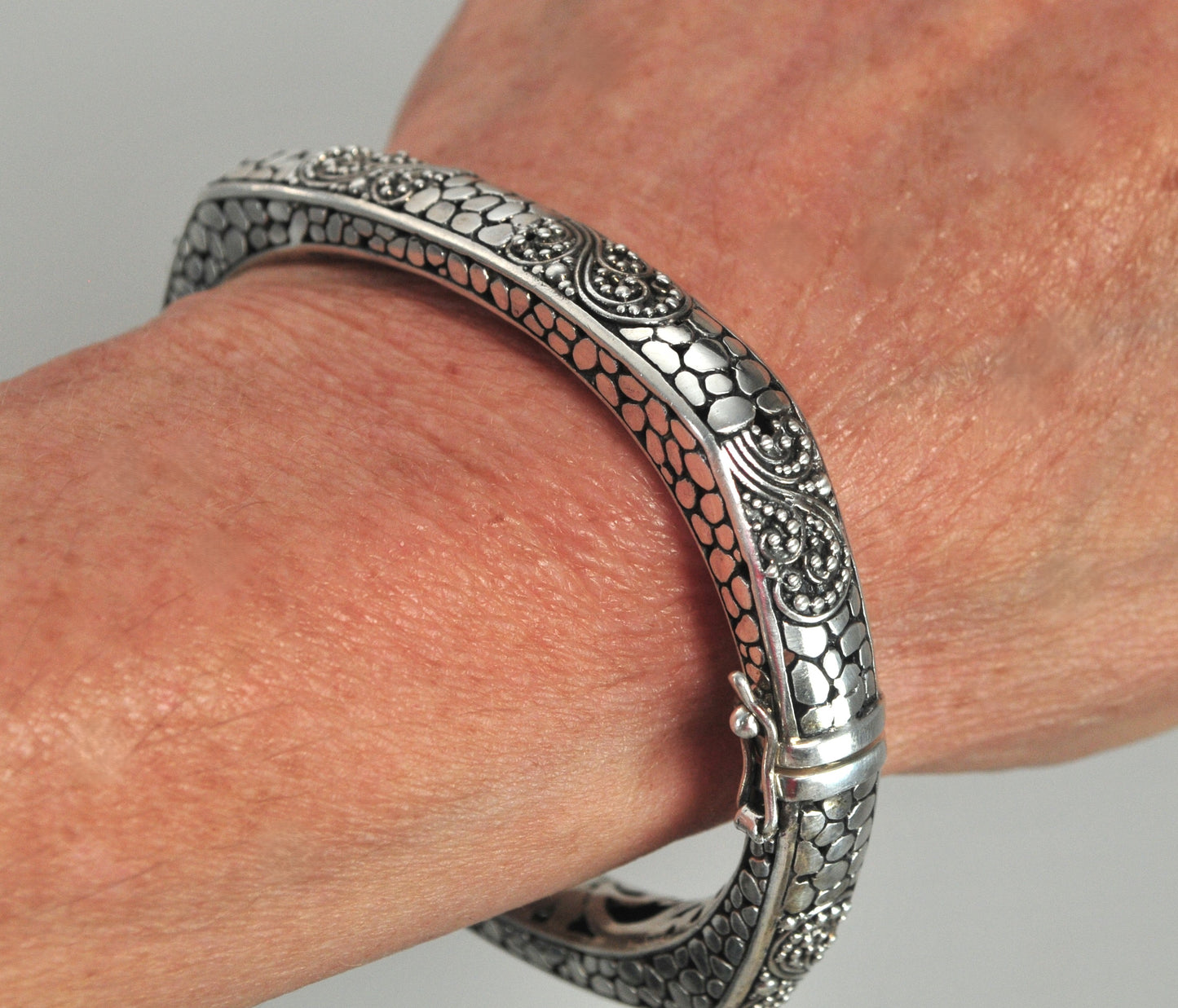 Heavy Sarda 925 Ornate Bali Hinged Bangle Bracelet