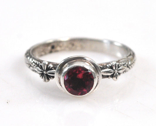 Sarda Sterling Silver Garnet Ring