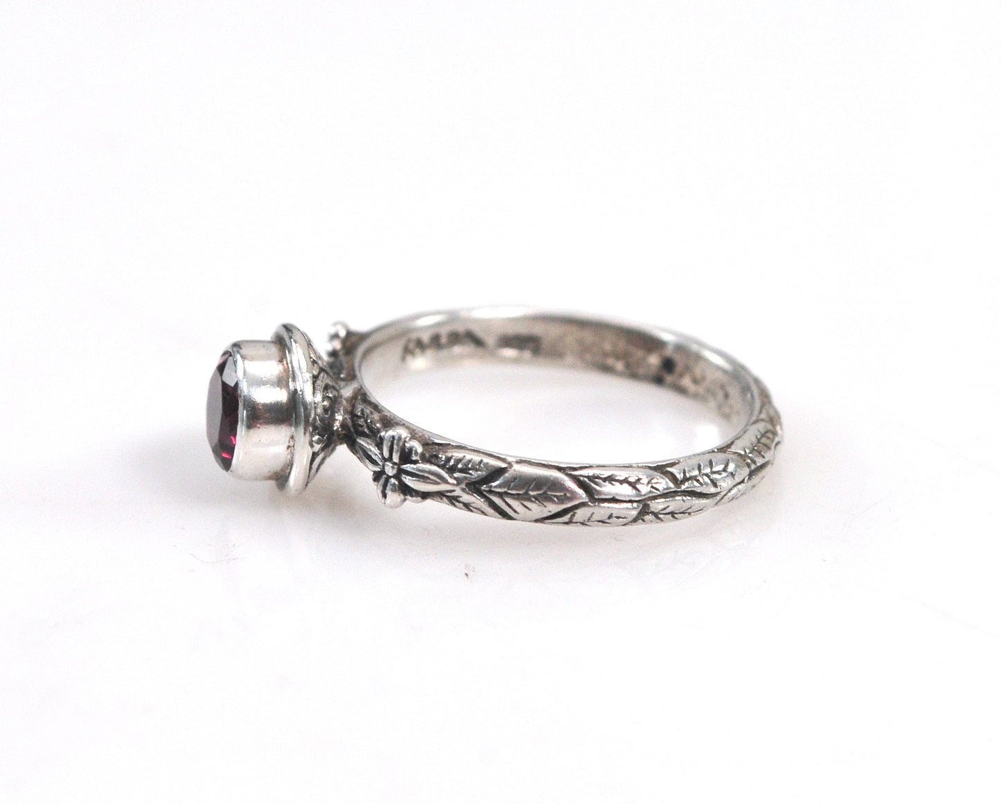 Sarda Sterling Silver Garnet Ring