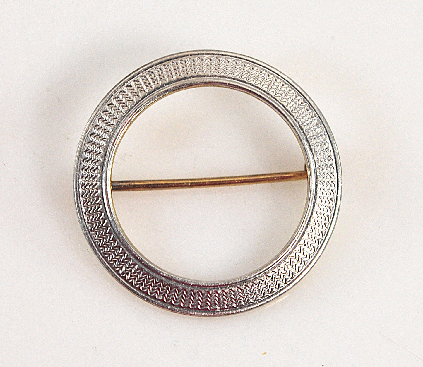 Small Estate 14K Gold Circle Brooch