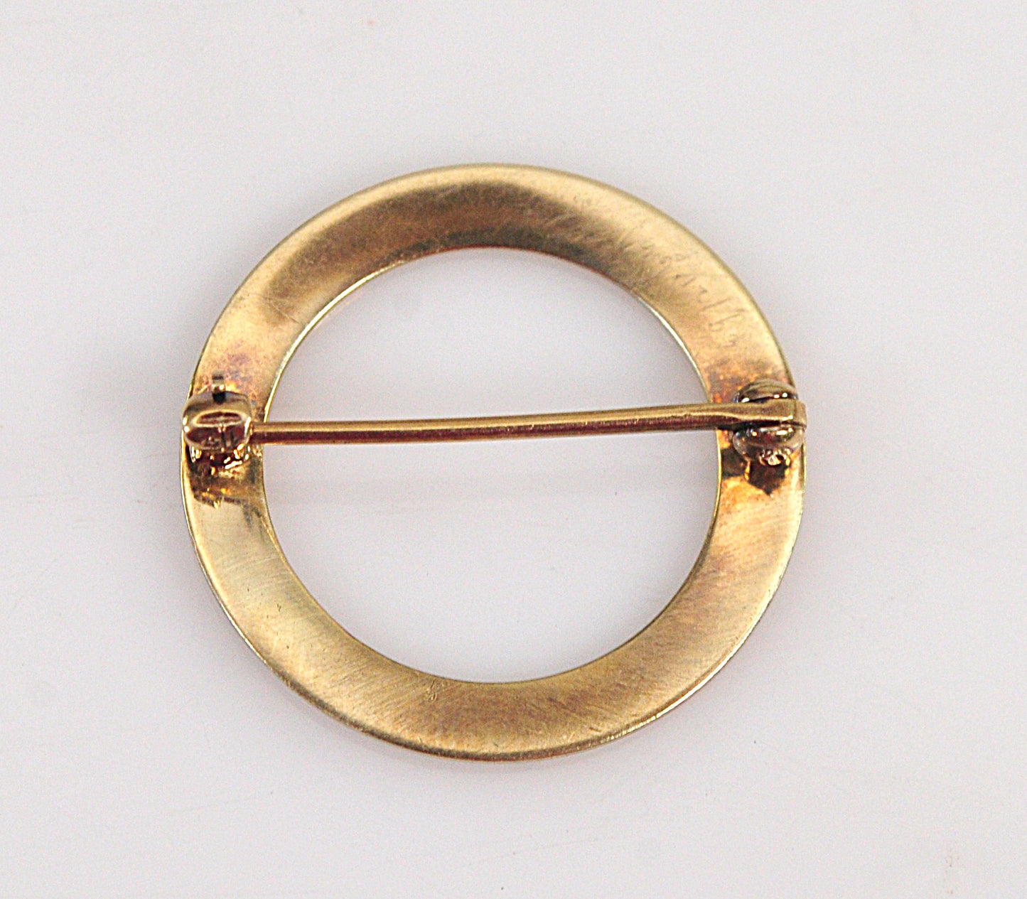 Small Estate 14K Gold Circle Brooch