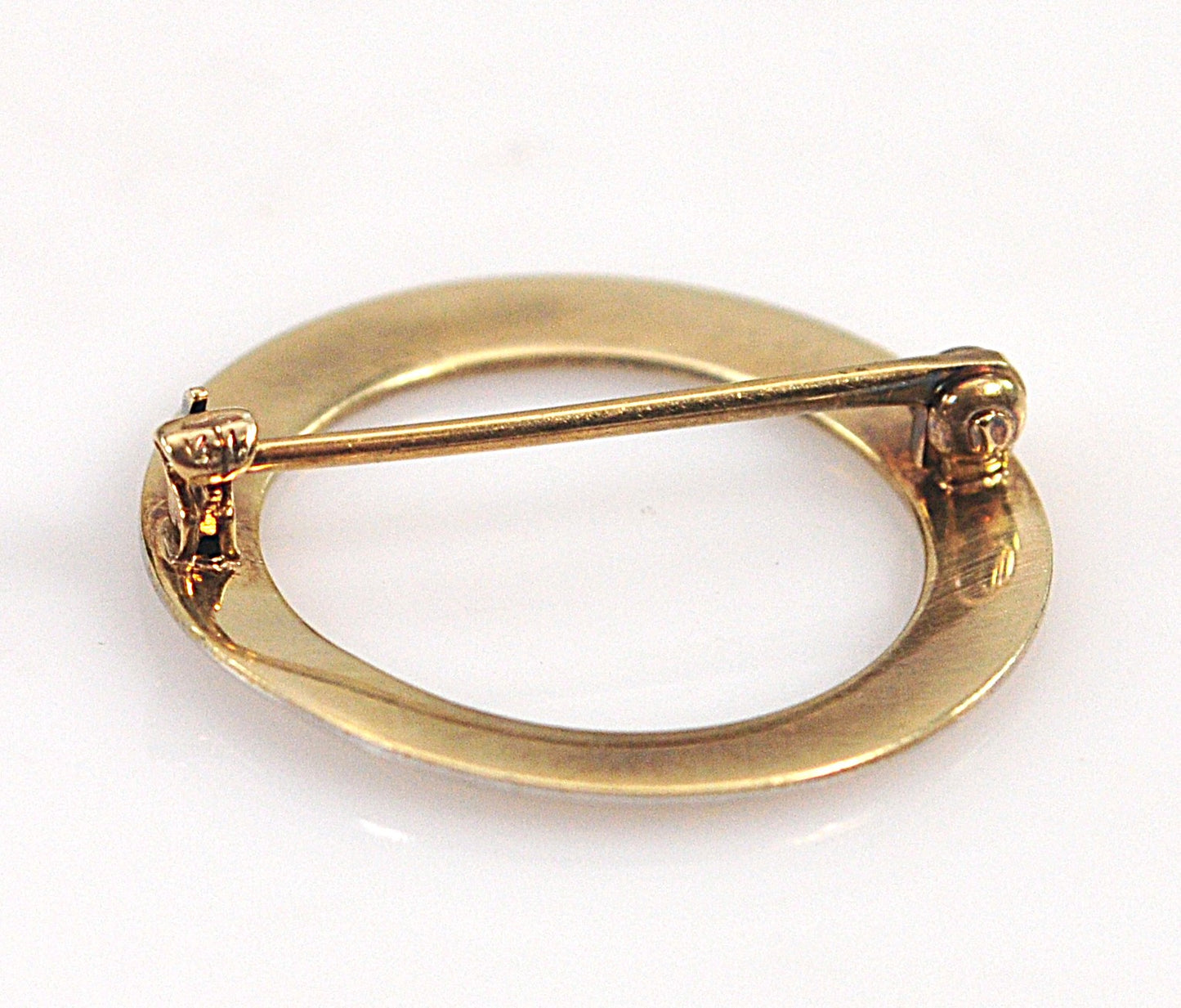 Small Estate 14K Gold Circle Brooch