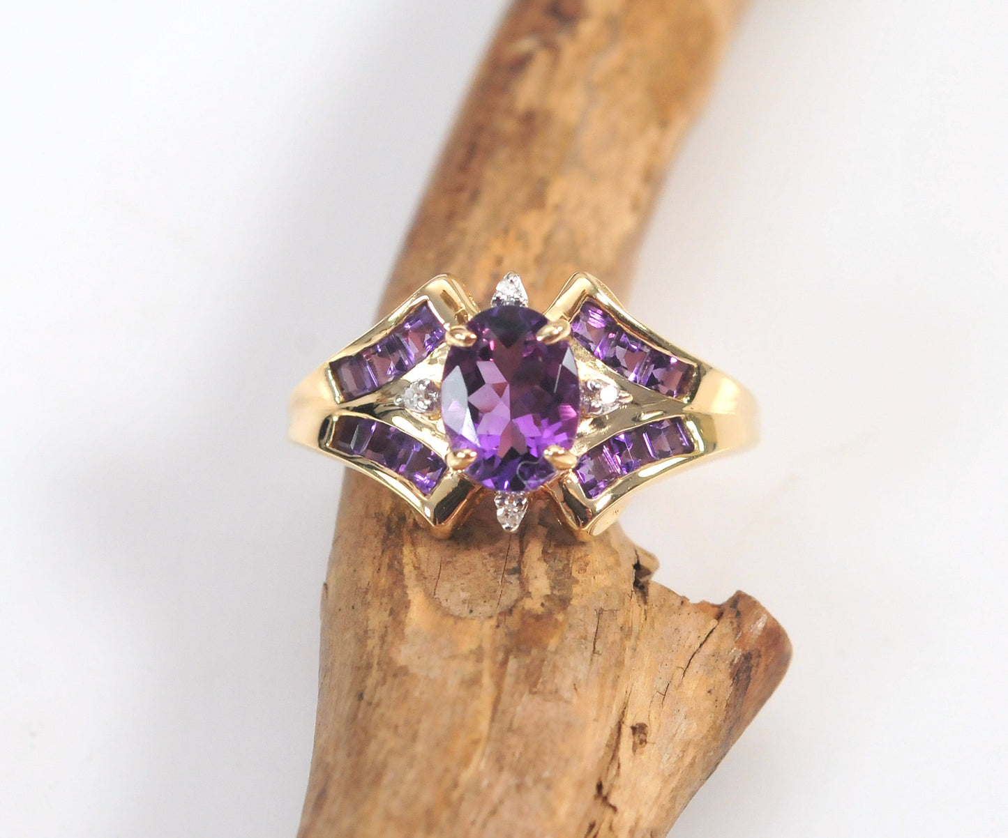 Vintage 14K Gold Amethyst and Diamond Accent Ring
