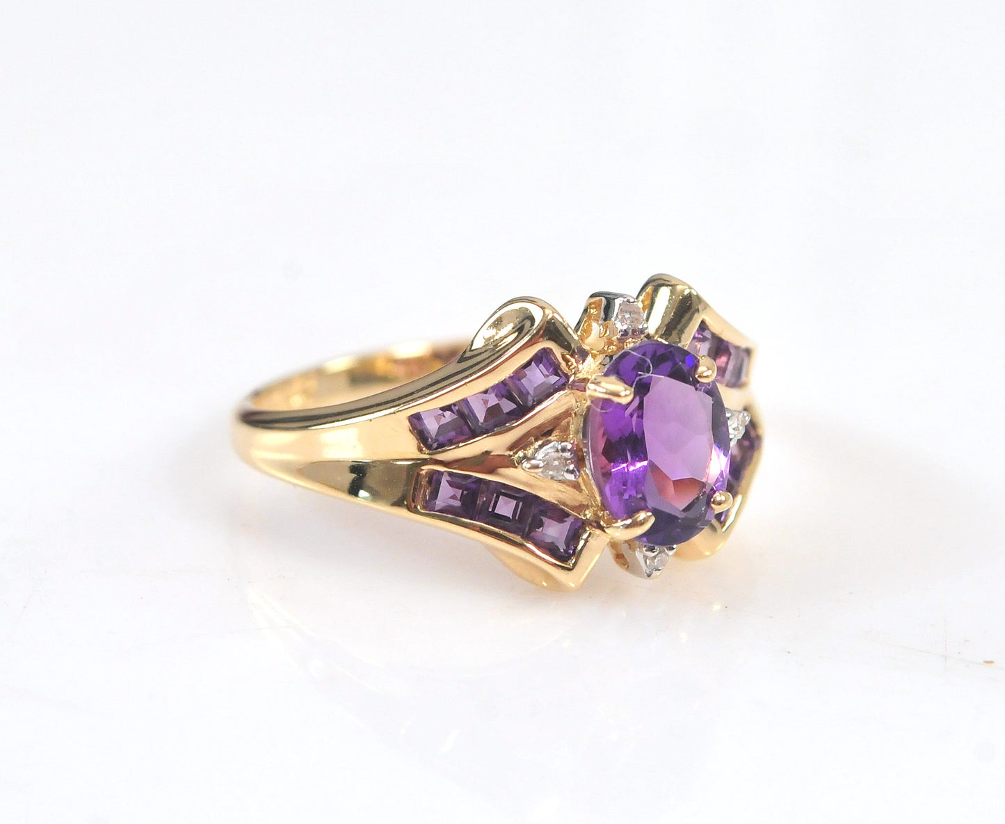 Vintage 14K Gold Amethyst and Diamond Accent Ring