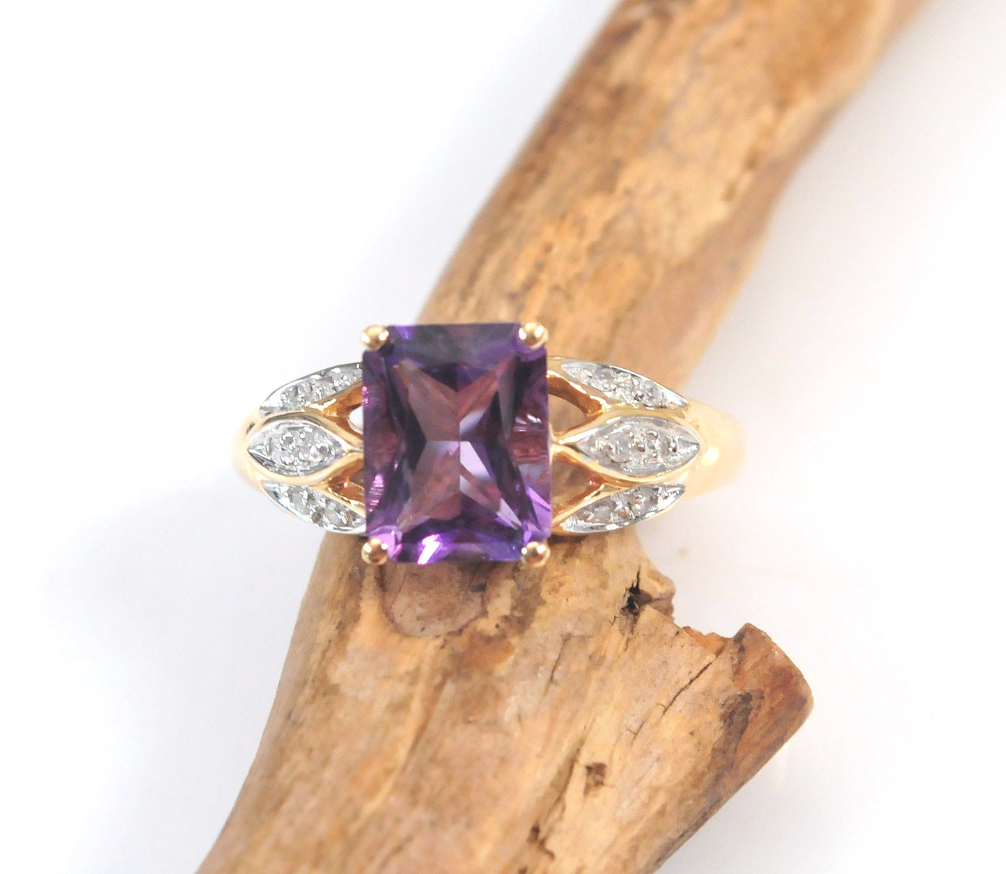 Vintage 14K Gold Amethyst and Diamond Accent Ring