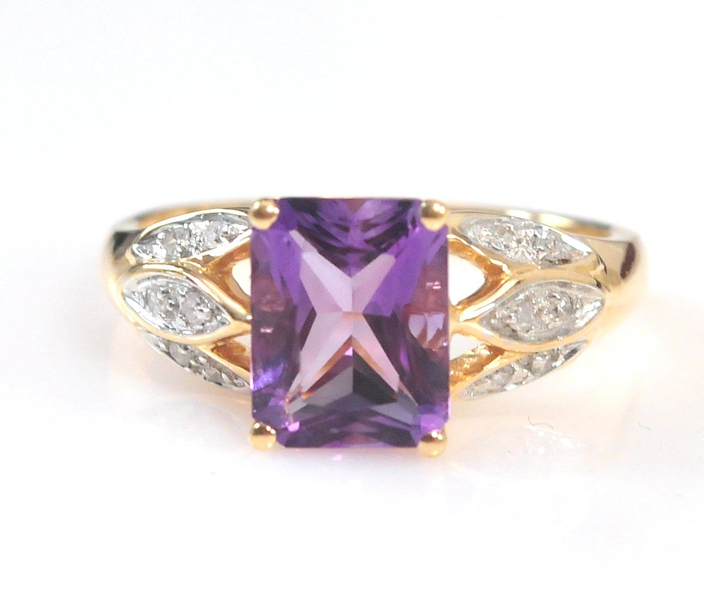 Vintage 14K Gold Amethyst and Diamond Accent Ring