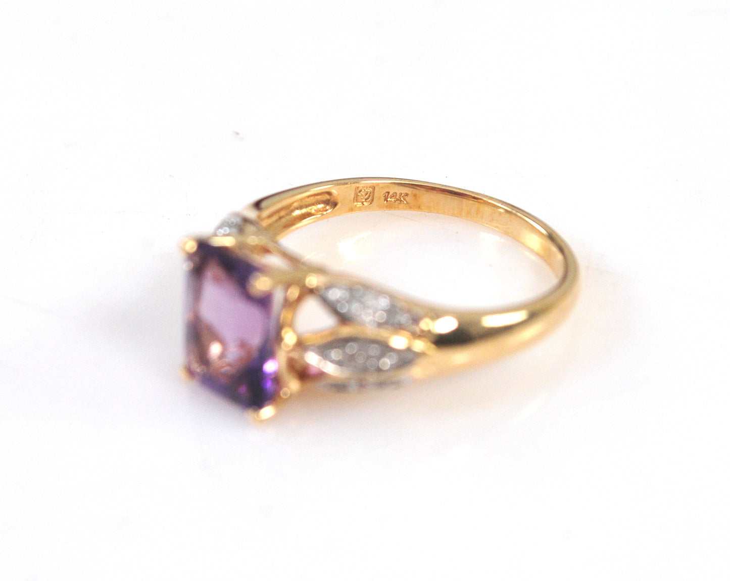 Vintage 14K Gold Amethyst and Diamond Accent Ring