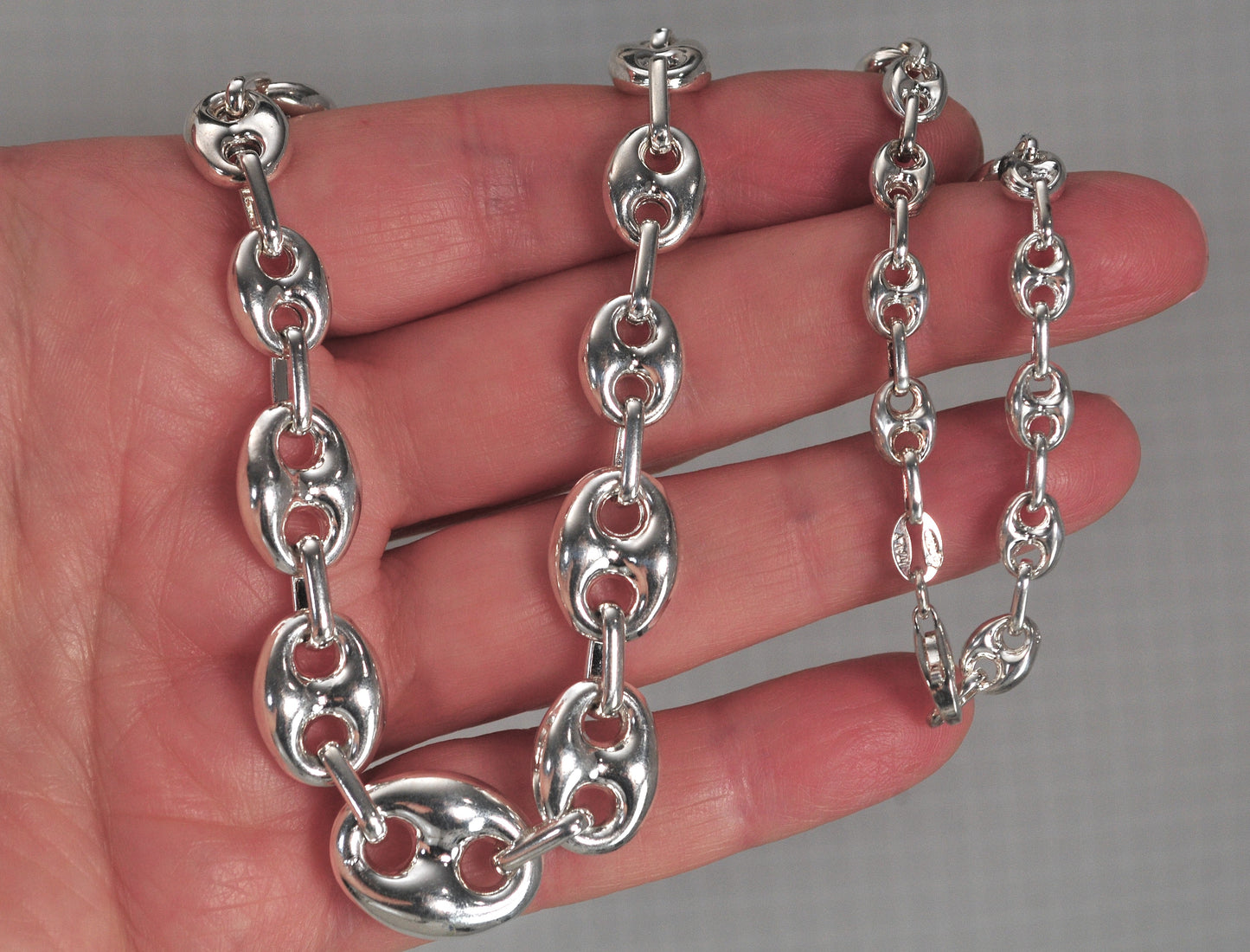 Sterling Silver Graduated Puffed Mariner Link Necklace