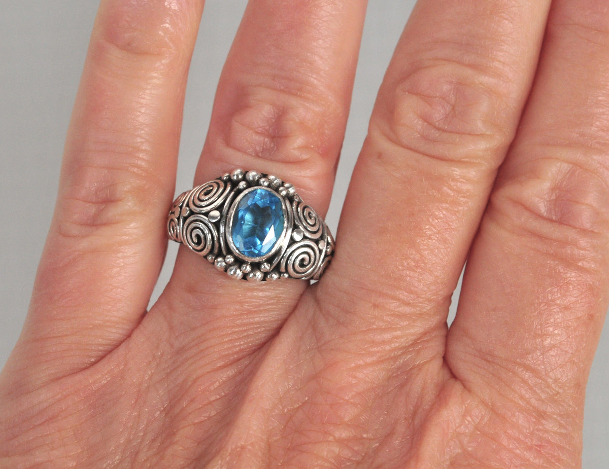 Suarti Sterling Silver Blue Topaz Ring