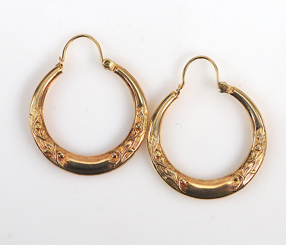 Vintage 14K Gold Floral Hoop Earrings