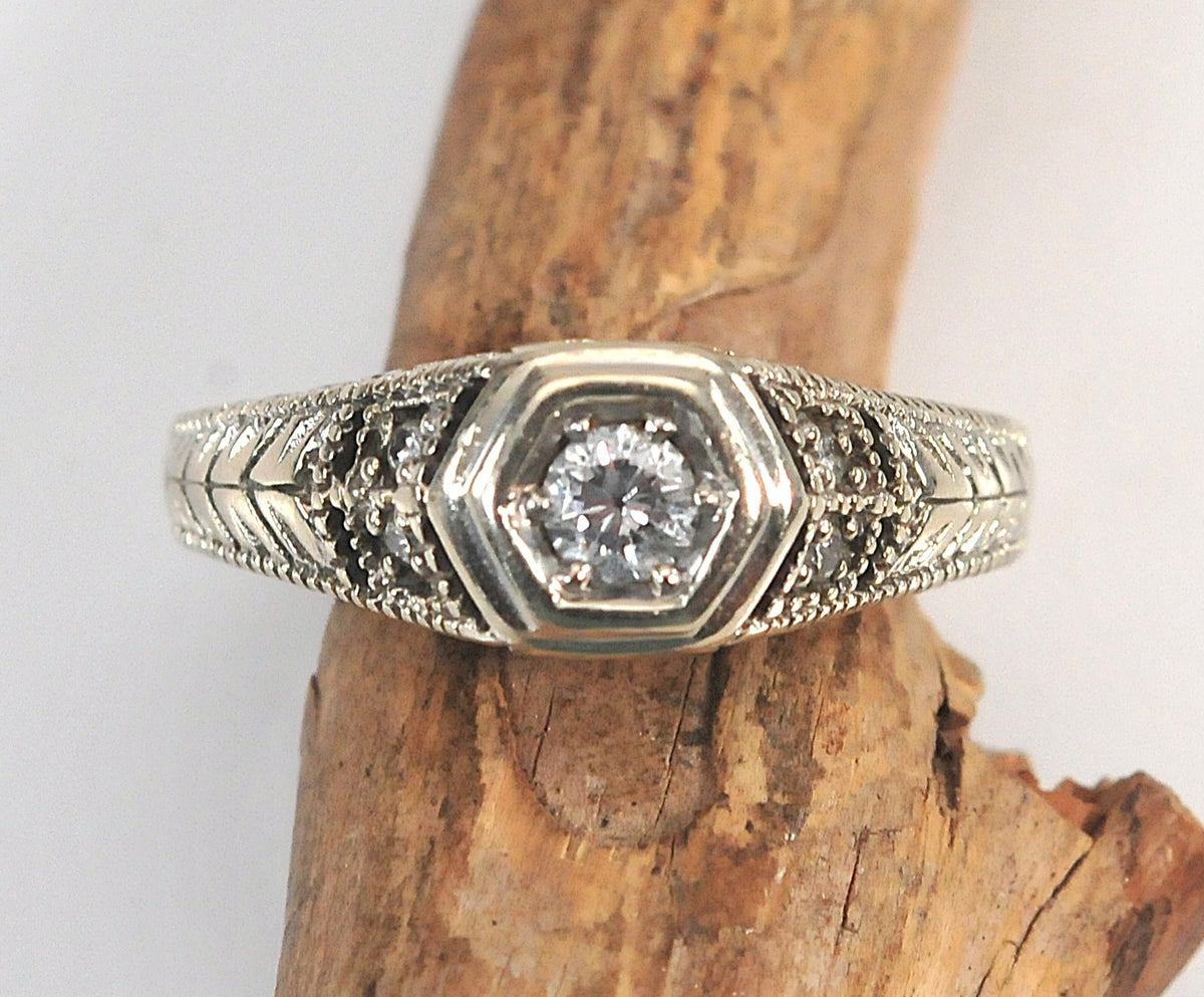 14K Gold Art Deco Style Diamond Ring