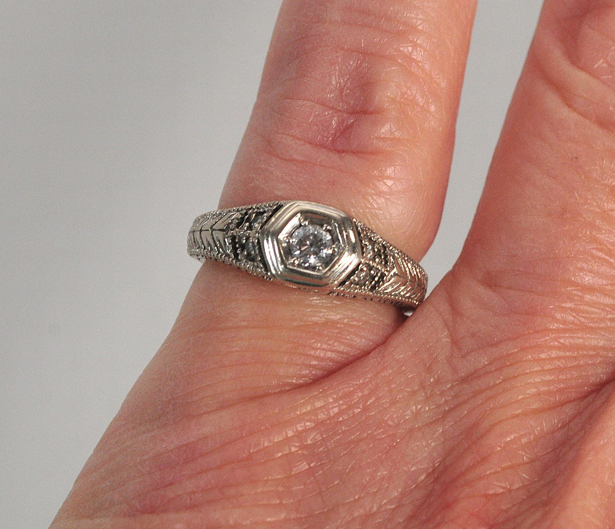 14K Gold Art Deco Style Diamond Ring