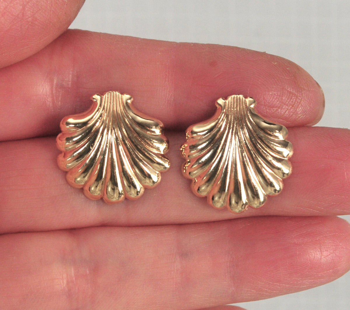 Jacmel Mauritius 14K Gold Seashell Stud Earrings