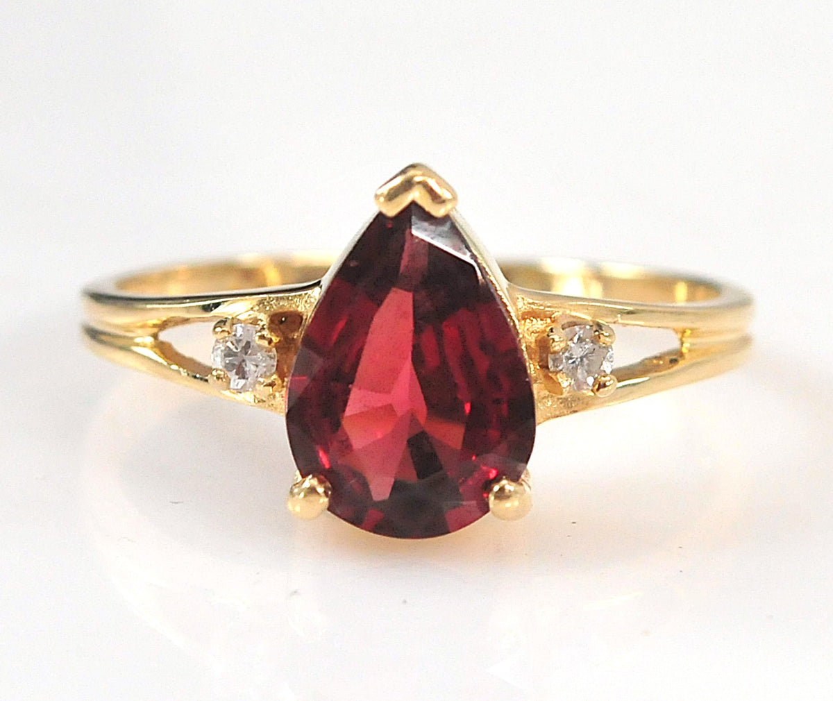 Vintage 14K Gold Garnet Diamond Ring