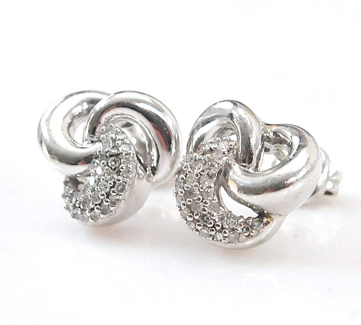 Heng Ngai 925 Sterling Silver Diamond Knot Stud Earrings