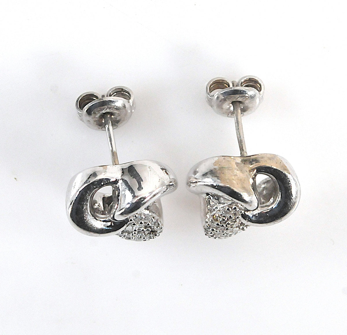 Heng Ngai 925 Sterling Silver Diamond Knot Stud Earrings