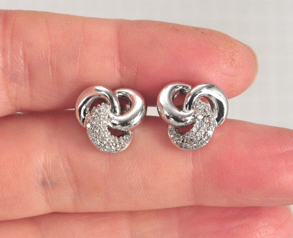 Heng Ngai 925 Sterling Silver Diamond Knot Stud Earrings