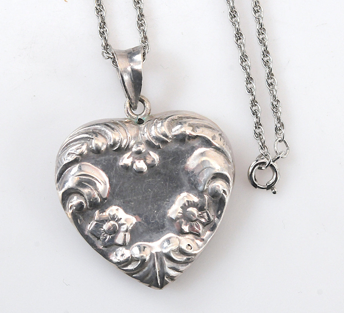 Vintage Sterling Silver Floral Puffed Heart Pendant Necklace