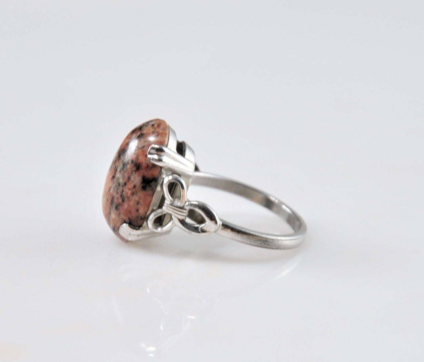 Vintage Sterling Silver Rhodonite Ring Size 8 - silvervintagejewelry