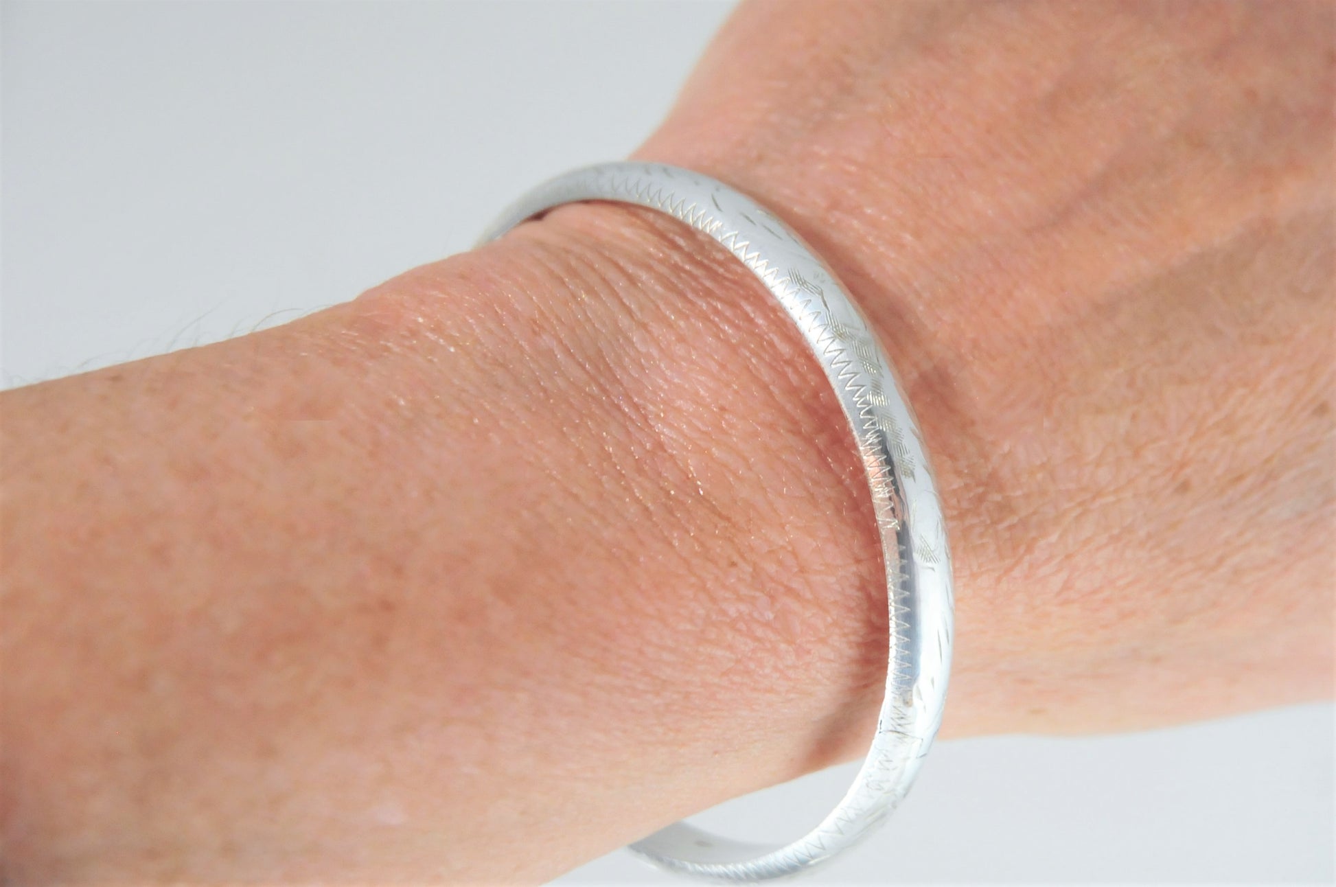 Narrow Sterling Silver Engraved Hinged Bangle, Floral Etched Bangle - silvervintagejewelry