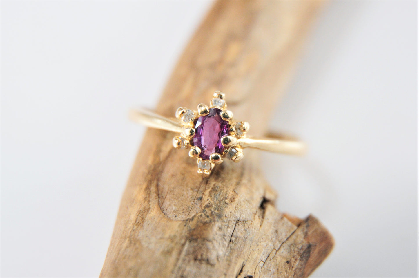 Vintage 14K Gold Amethyst and Diamond Accent Ring Size 6 - silvervintagejewelry