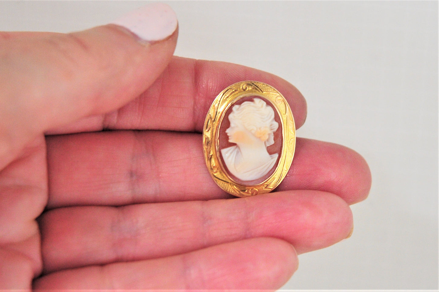 Vintage 10K Gold Carved Cameo Brooch - silvervintagejewelry