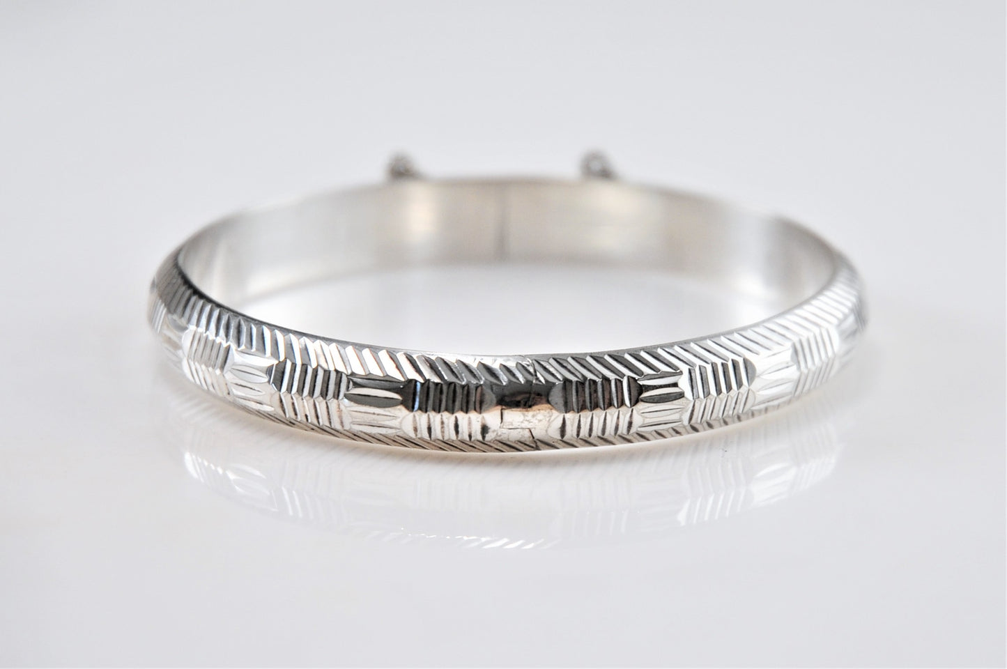 Vintage Sterling Silver Geometric Hollow Hinged Bangle Bracelet - silvervintagejewelry