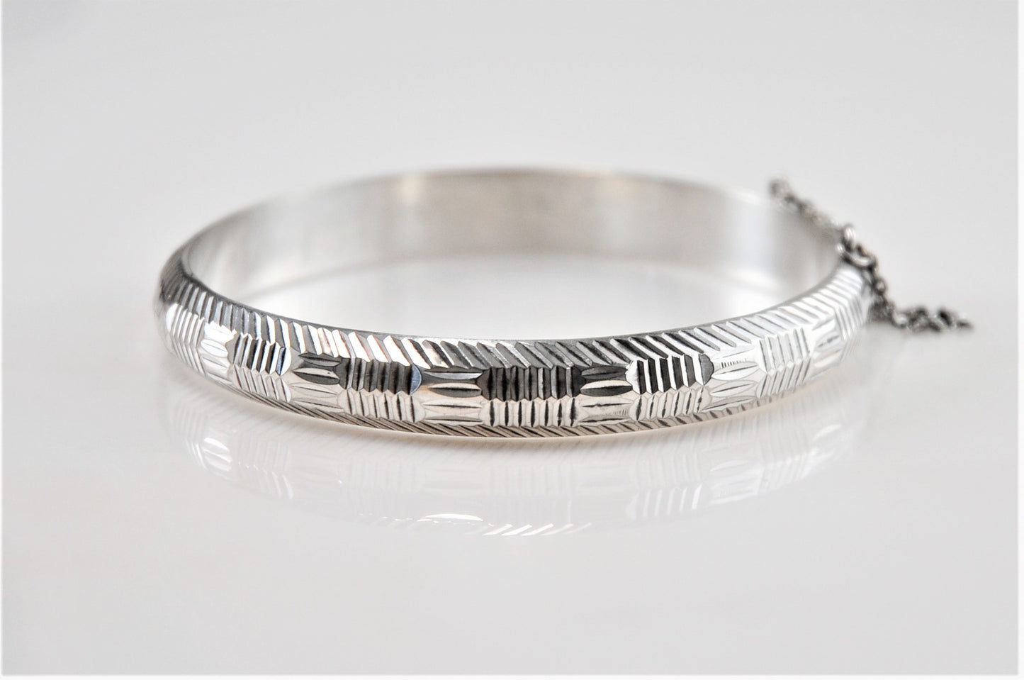 Vintage Sterling Silver Geometric Hollow Hinged Bangle Bracelet - silvervintagejewelry
