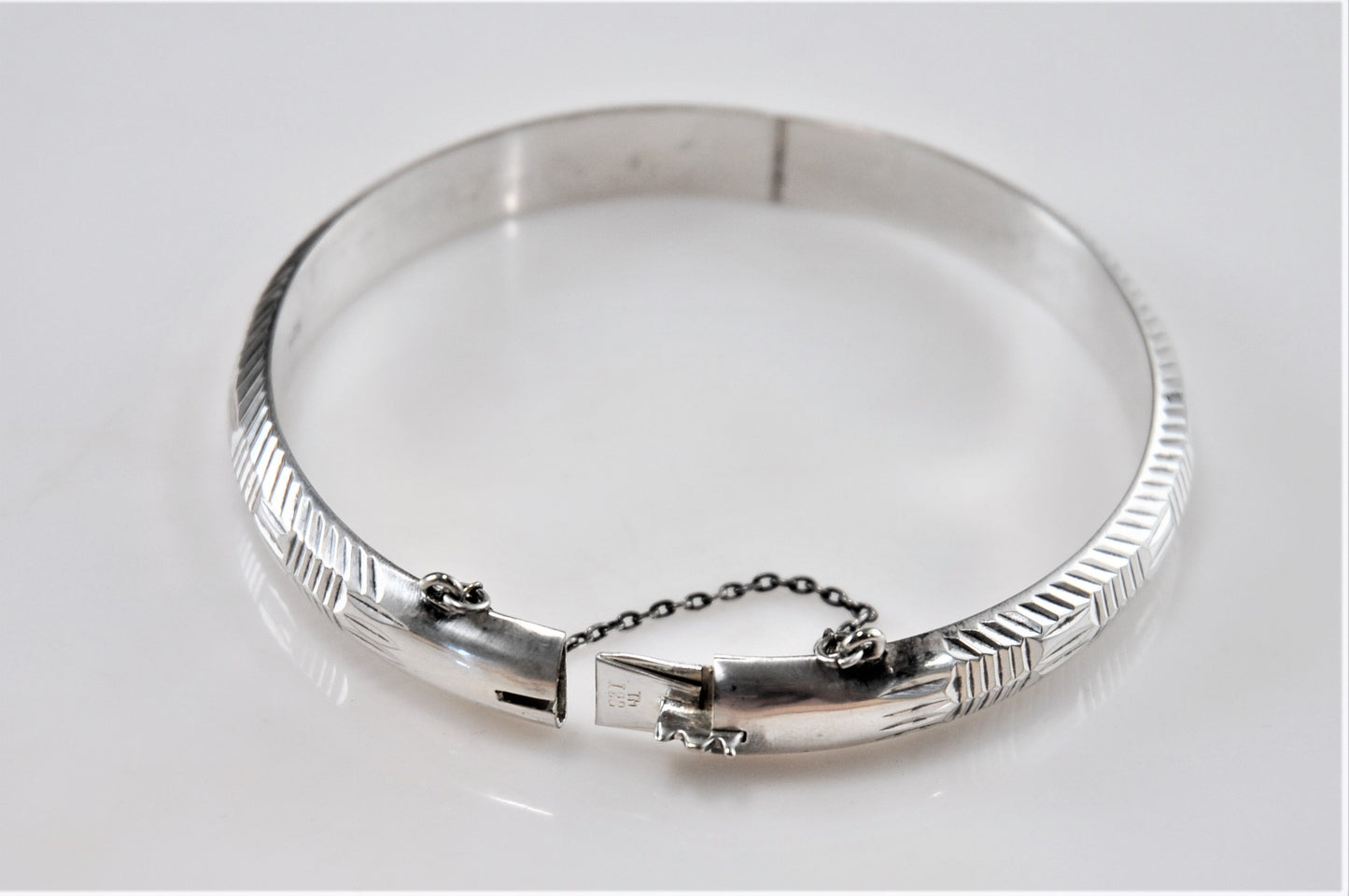Vintage Sterling Silver Geometric Hollow Hinged Bangle Bracelet - silvervintagejewelry