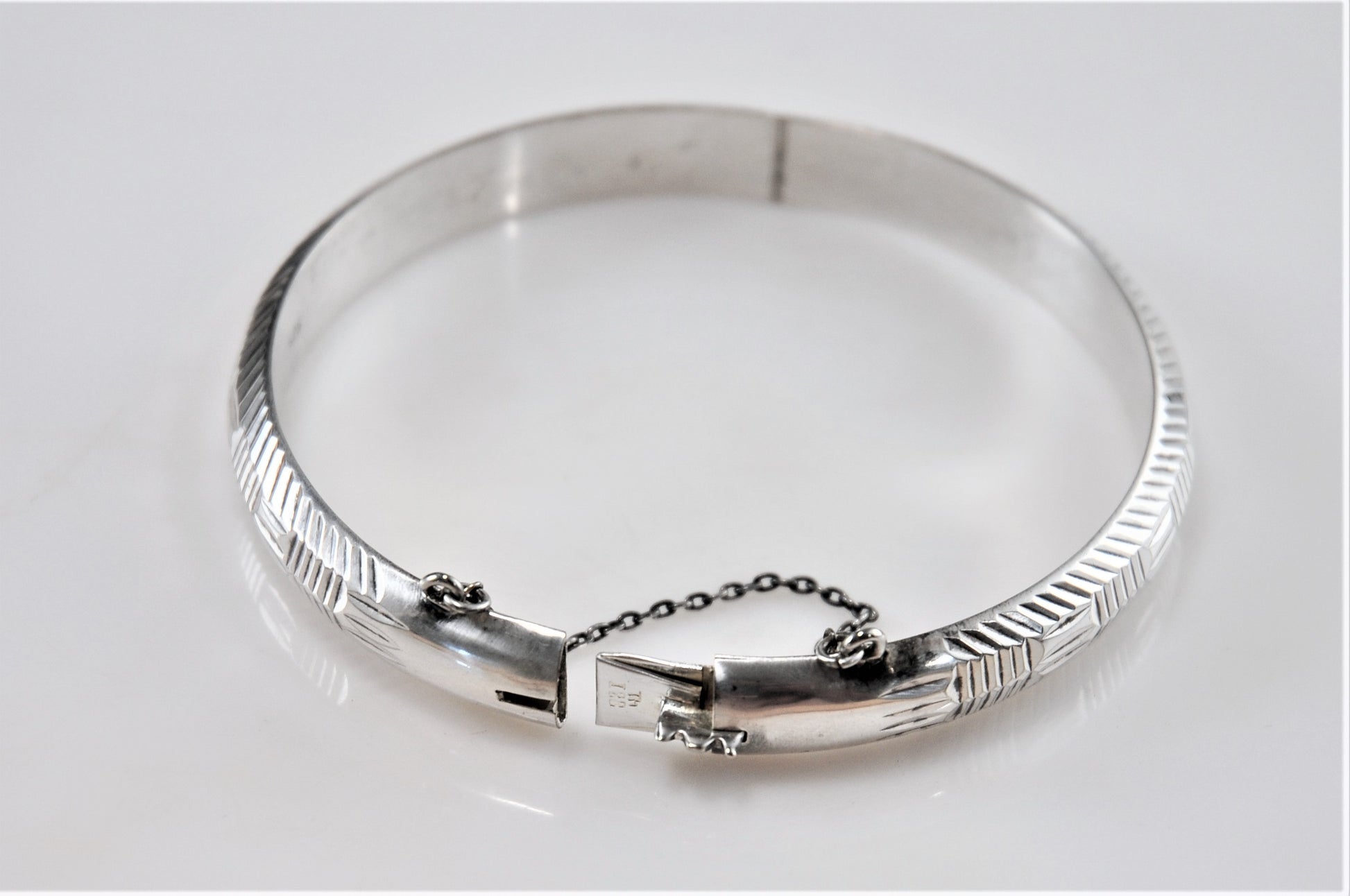 Vintage Sterling Silver Geometric Hollow Hinged Bangle Bracelet - silvervintagejewelry