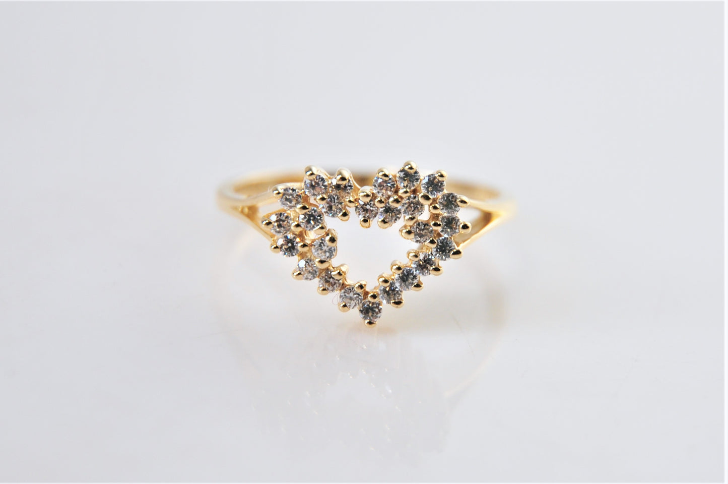 Vintage 14K Yellow Gold CZ Heart Ring Size 9