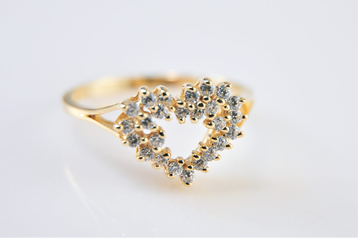 Vintage 14K Yellow Gold CZ Heart Ring Size 9