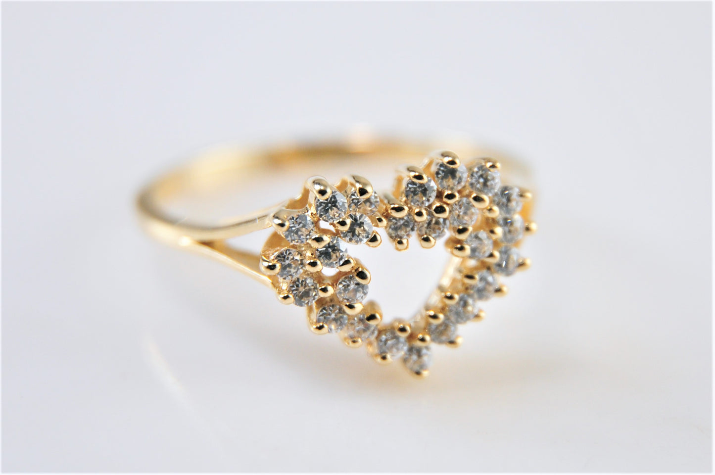 Vintage 14K Yellow Gold CZ Heart Ring Size 9