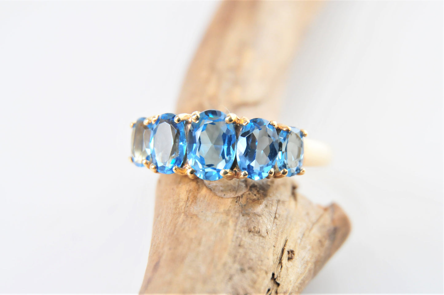 Town & Country 14K Yellow Gold Blue Topaz Diamond Ring Size 9 1/4