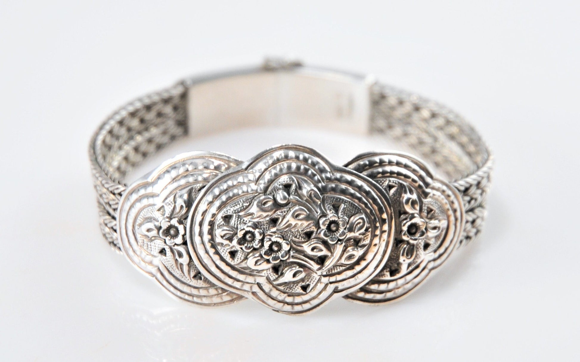 Thailand 925 Double Braided Wheat Bracelet With Repousse Floral Plate - silvervintagejewelry