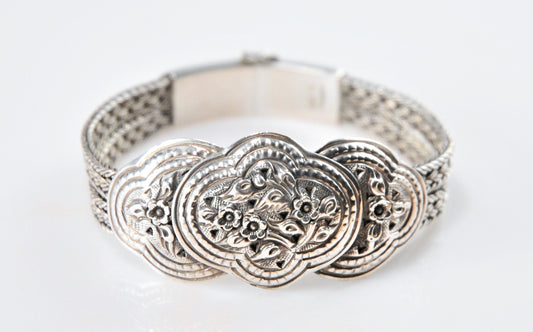 Thailand 925 Double Braided Wheat Bracelet With Repousse Floral Plate - silvervintagejewelry
