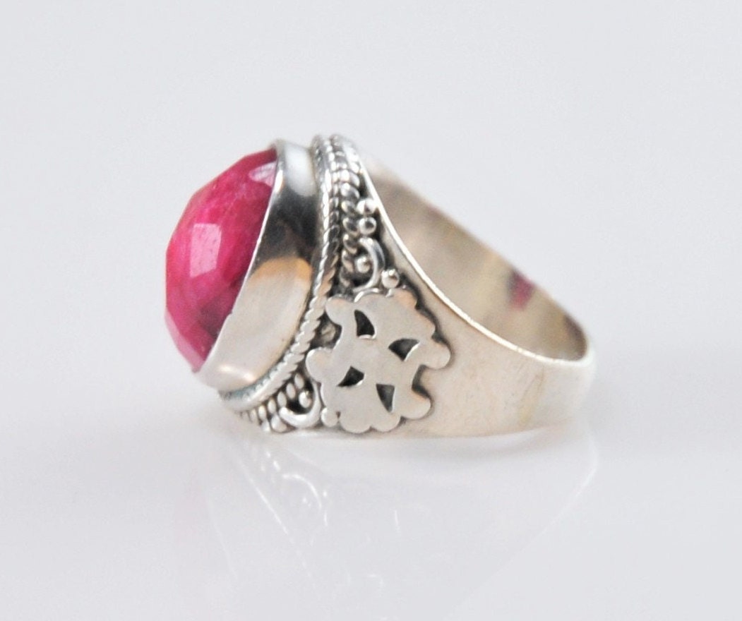 Natural Ruby Sterling Silver Saddle Ring - silvervintagejewelry